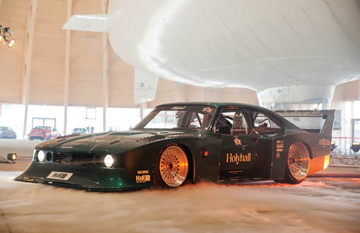 Einen ersten Vorgeschmack auf die n chste Essen Motor Show gibt Aussteller H&R Spezialfedern mit dem Neuaufbau eines Ford Capri MK3 in auff lliger Aston-Martin-F1-Gr n-Lackierung. Holyhall hatte im wahrsten Sinne die Finger im Spiel und setzte beim Rohrrahmen und den zahlreichen Einzelanfertigungen auf echte Handarbeit. Dieses und weitere Fahrzeuge erwarten die Fans vom 2. bis 10. Dezember 2023 (Preview Day: 1. Dezember) auf der Essen Motor Show in der Messe Essen. Rund 500 Aussteller pr sentieren auf dem Festival f r sportliche Automobile alles rund um Performance & Racing, Lifestyle & Tuning, Motorsport und Classic Cars. Eine regul re Tageskarte kostet 20 Euro und gibt es im Online-Ticketshop unter www.essen-motorshow.de. 24-10-2023/Essen/Germany Foto: Schuchrat Kurbanov/©MESSE ESSEN GmbH - Zul ssige Nutzung:  Der Nutzer erh lt an dem Bild ein einfaches Nutzungsrecht, ausschlie lich f r eine redaktionelle, journalistische Berichterstattung – in Online- und Printmedien, Film und TV  ber die MESSE ESSEN, eine Veranstaltung der MESSE ESSEN oder eine auf dem Messegel nde der MESSE ESSEN stattfindenden Veranstaltung. Die Nutzung des Bildmaterials ist f r die berichtenden Medien mit Urhebervermerk und Beleg ist honorarfrei gestattet. Der Nutzer verpflichtet sich dazu, die dem Bild zugeordneten Informationen, insbesondere Bildbeschreibung und Fotograf, bei der Nutzung in korrekter Weise zu verwenden und zu ver ffentlichen. Jede andere Nutzung bedarf der Zustimmung durch die Messe Essen GmbH. Die Messe Essen haftet nicht f r Verletzung von Rechten abgebildeter Personen und/oder Objekten. Es werden durch die Messe Essen keine Pers nlichkeits-, Eigentums-, Kunst-, Marken- oder  hnliche Rechte einger umt, die Einholung der o.g. Rechte obliegt allein dem Nutzer. Der Verkauf und die Weitergabe der Bilddatei an Dritte sowie das nicht-autorisierte Kopieren oder sonstige Vervielf ltigen dieser Bilddatei auf alle Arten von Datentr gern ist nicht gestattet.  --- Permissible use: The user will be granted free of charge a simple use right to the picture exclusively for editorial, journalistic reporting about MESSE ESSEN, an event of MESSE ESSEN or an event taking place on the fair site of MESSE ESSEN in online and print media, in films and on TV. For the reporting media, the use of the picture material with a copyright notice and a specimen copy will be allowed free of charge. The user undertakes to utilise and publish the information assigned to the picture, particularly caption and photographer, in a correct way when using it. Any other use will require the consent of Messe Essen GmbH. Messe Essen will not be liable for the infringement of rights of depicted people and/or objects. Messe Essen will not grant any personality, ownership, artistic, trademark or similar rights. The user alone will be responsible for obtaining the above rights. It will not be allowed to sell or pass on the picture file to third parties or to copy or otherwise duplicate this picture file on to any types of data carriers without authorisation.