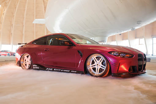 Direkt von der Hebeb hne in den Luftschiffhangar in M lheim an der Ruhr: Der BMW M4 G82 von Aussteller Foxed erweist sich beim Fototermin im Vorfeld der Essen Motor Show als echter Hingucker. Als Deutschlands erster BMW seiner Bauart verf gt der Sportwagen ber ein Luftfahrwerk von Streetec. Dieses und weitere Fahrzeuge erwarten die Fans vom 2. bis 10. Dezember 2023 (Preview Day: 1. Dezember) auf der Essen Motor Show in der Messe Essen. Rund 500 Aussteller pr sentieren auf dem Festival f r sportliche Automobile alles rund um Performance & Racing, Lifestyle & Tuning, Motorsport und Classic Cars. Eine regul re Tageskarte kostet 20 Euro und gibt es im Online-Ticketshop unter www.essen-motorshow.de.  24-10-2023/Essen/Germany Foto: Schuchrat Kurbanov/©MESSE ESSEN GmbH - Zul ssige Nutzung:  Der Nutzer erh lt an dem Bild ein einfaches Nutzungsrecht, ausschlie lich f r eine redaktionelle, journalistische Berichterstattung – in Online- und Printmedien, Film und TV  ber die MESSE ESSEN, eine Veranstaltung der MESSE ESSEN oder eine auf dem Messegel nde der MESSE ESSEN stattfindenden Veranstaltung. Die Nutzung des Bildmaterials ist f r die berichtenden Medien mit Urhebervermerk und Beleg ist honorarfrei gestattet. Der Nutzer verpflichtet sich dazu, die dem Bild zugeordneten Informationen, insbesondere Bildbeschreibung und Fotograf, bei der Nutzung in korrekter Weise zu verwenden und zu ver ffentlichen. Jede andere Nutzung bedarf der Zustimmung durch die Messe Essen GmbH. Die Messe Essen haftet nicht f r Verletzung von Rechten abgebildeter Personen und/oder Objekten. Es werden durch die Messe Essen keine Pers nlichkeits-, Eigentums-, Kunst-, Marken- oder  hnliche Rechte einger umt, die Einholung der o.g. Rechte obliegt allein dem Nutzer. Der Verkauf und die Weitergabe der Bilddatei an Dritte sowie das nicht-autorisierte Kopieren oder sonstige Vervielf ltigen dieser Bilddatei auf alle Arten von Datentr gern ist nicht gestattet.  --- Permissible use: The user will be granted free of charge a simple use right to the picture exclusively for editorial, journalistic reporting about MESSE ESSEN, an event of MESSE ESSEN or an event taking place on the fair site of MESSE ESSEN in online and print media, in films and on TV. For the reporting media, the use of the picture material with a copyright notice and a specimen copy will be allowed free of charge. The user undertakes to utilise and publish the information assigned to the picture, particularly caption and photographer, in a correct way when using it. Any other use will require the consent of Messe Essen GmbH. Messe Essen will not be liable for the infringement of rights of depicted people and/or objects. Messe Essen will not grant any personality, ownership, artistic, trademark or similar rights. The user alone will be responsible for obtaining the above rights. It will not be allowed to sell or pass on the picture file to third parties or to copy or otherwise duplicate this picture file on to any types of data carriers without authorisation.