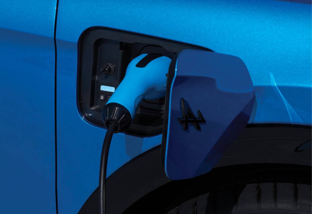 VERSION GTS - D TAIL - TRAPPE DE CHARGE OUVERTE AVEC C BLE A FICHE BLEUE