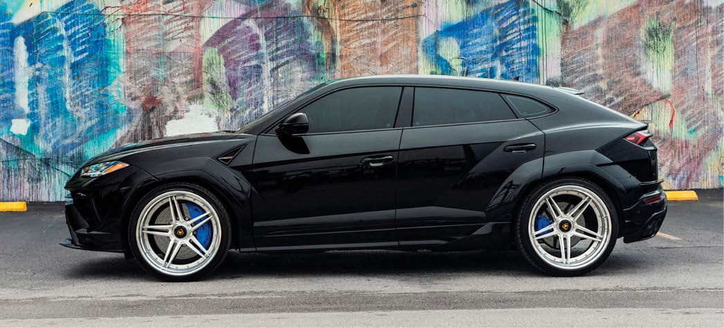 Lamborghini Urus with 1016 Widebody Kit on the 1886 Forged XR003 in a Brushed center with Polished Lip finish.